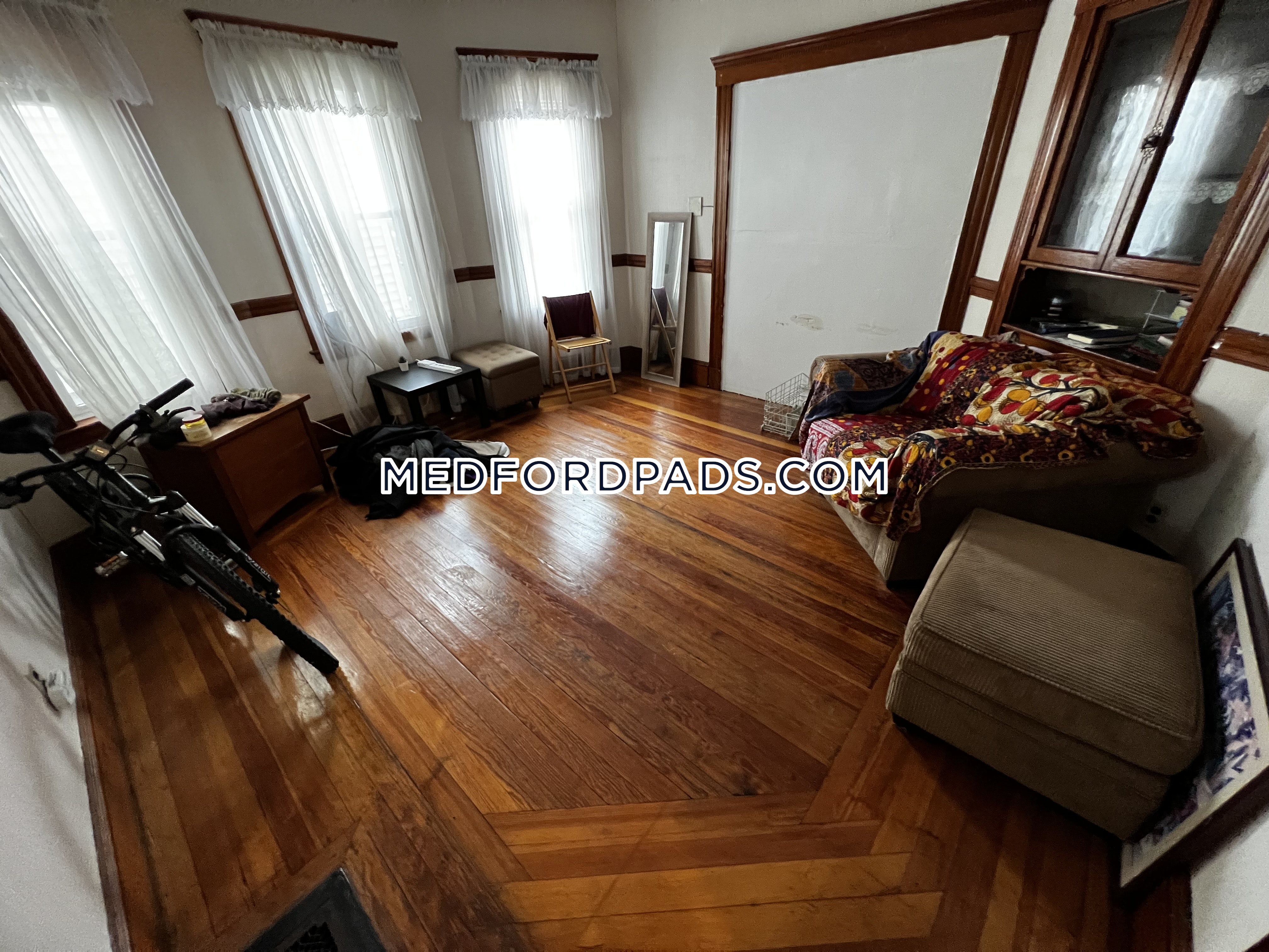 4 bed, 1 bath apartment for rent at 166 Main St Unit 2, Tufts University — photo 11 of 12