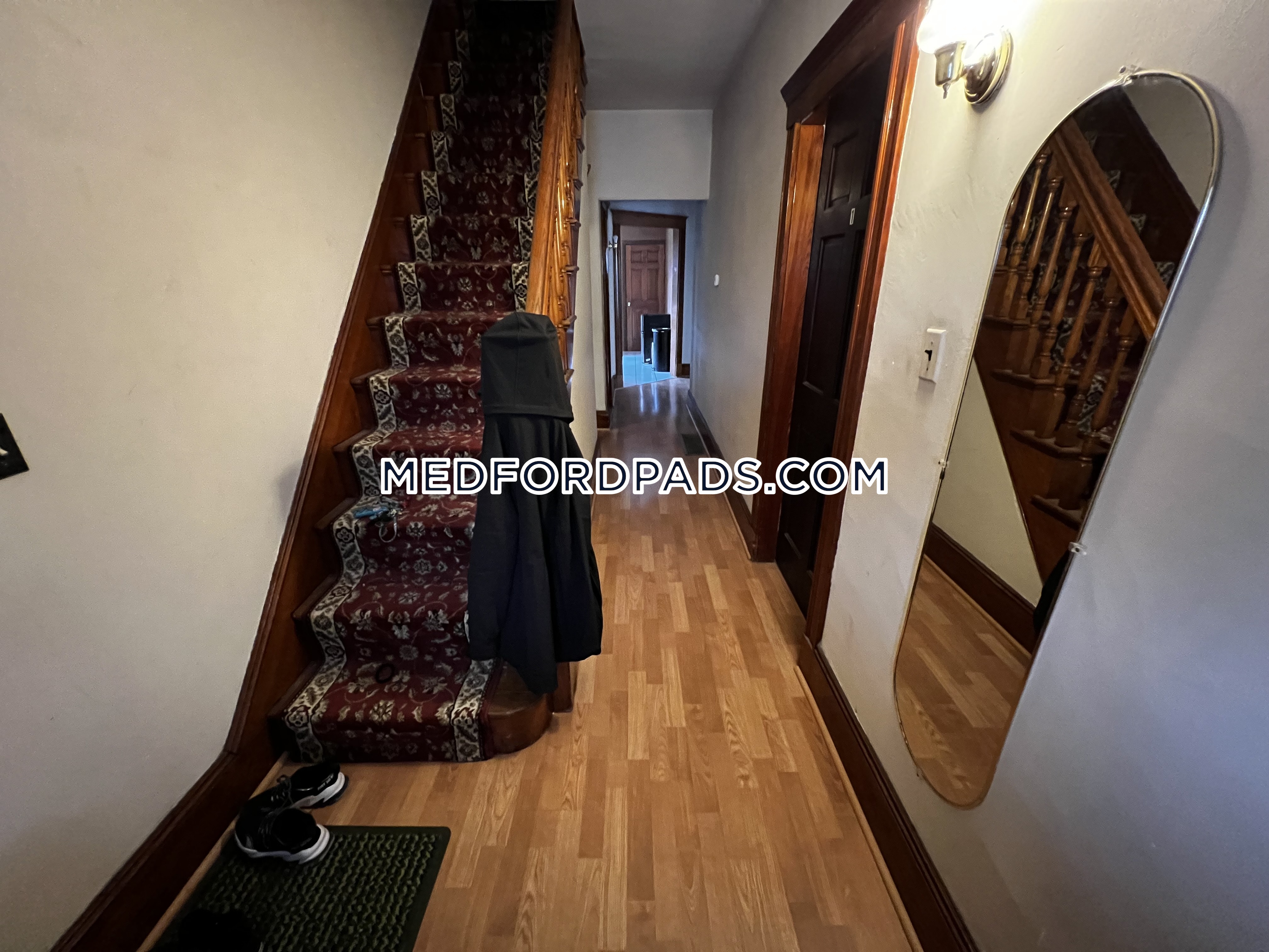 4 bed, 1 bath apartment for rent at 166 Main St Unit 2, Tufts University — photo 3 of 12