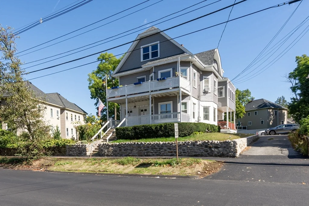 144 Waverly Rd, North Andover