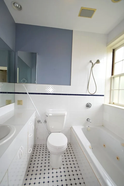 141 Beaconsfield Rd, Brookline