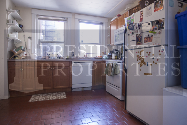 3 bed, 1 bath apartment for rent at 61 Myrtle St Unit 3, Beacon Hill — photo 4 of 19