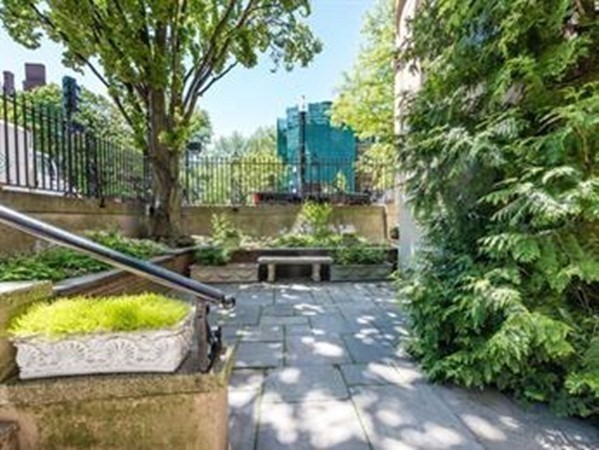 137 Marlborough St, Back Bay