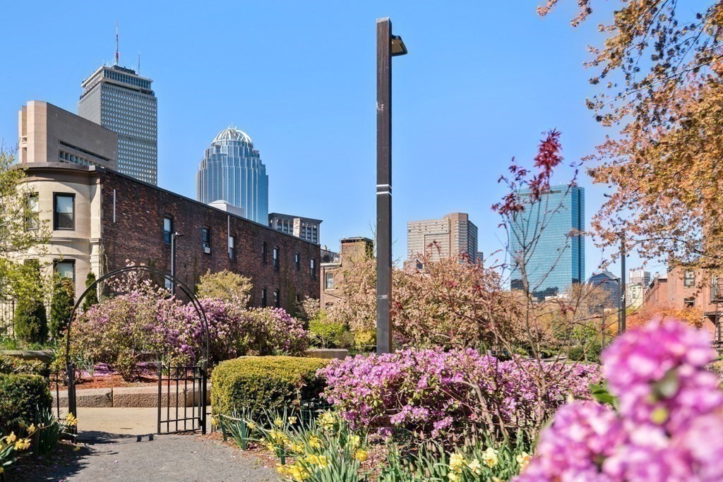 424 Massachusetts Ave, South End