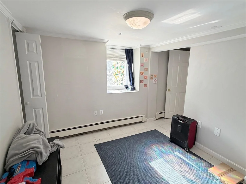 519 Main St, Medford