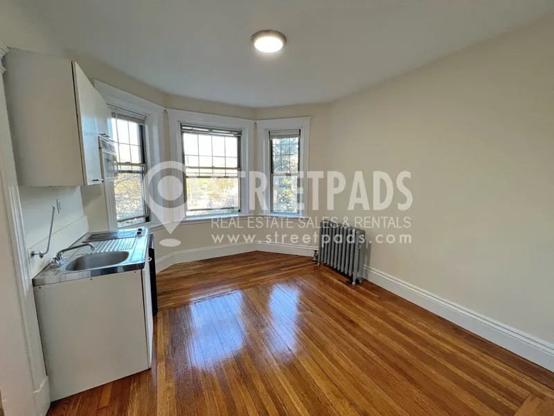 27 Park Dr, Fenway