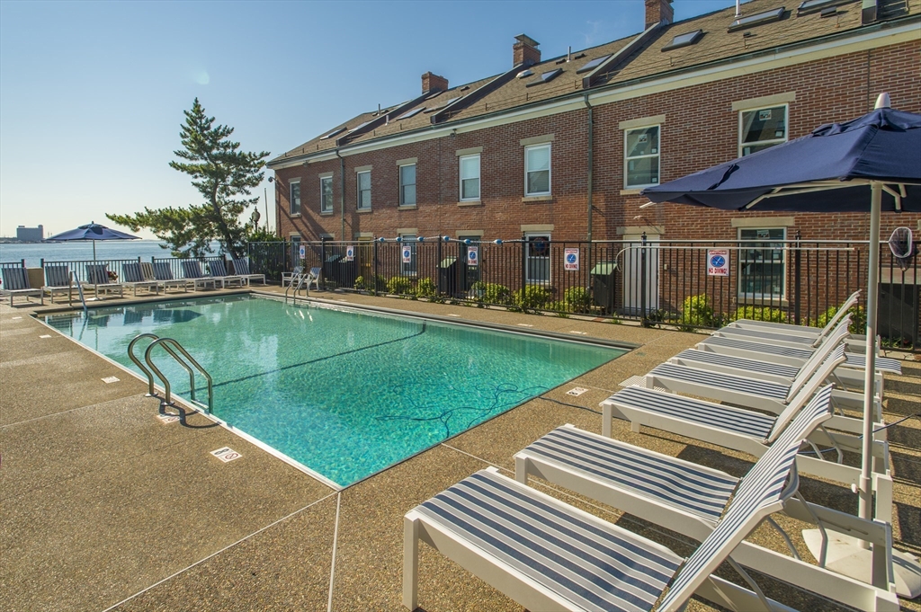 343 Commercial St, Waterfront