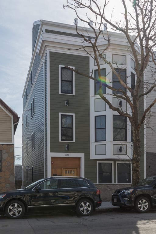 331 Chelsea St, East Boston