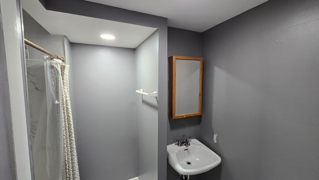 166 Pleasant St, Leominster