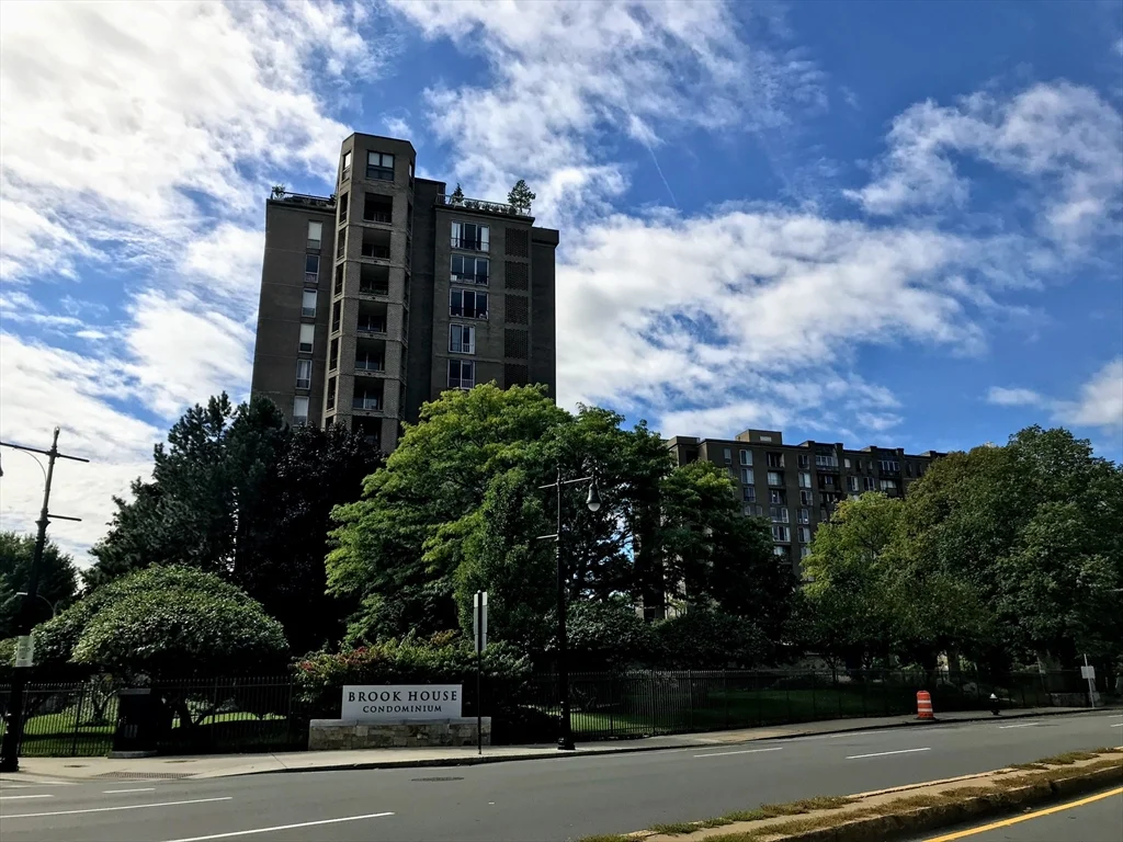 44 Washington St, Brookline Village