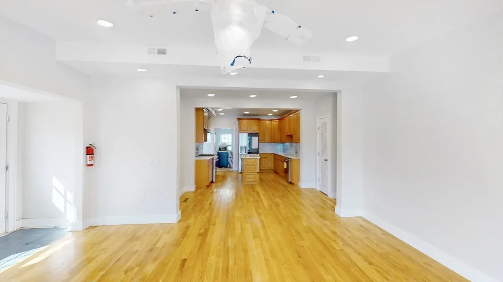 48 Rockwell St, Maplewood