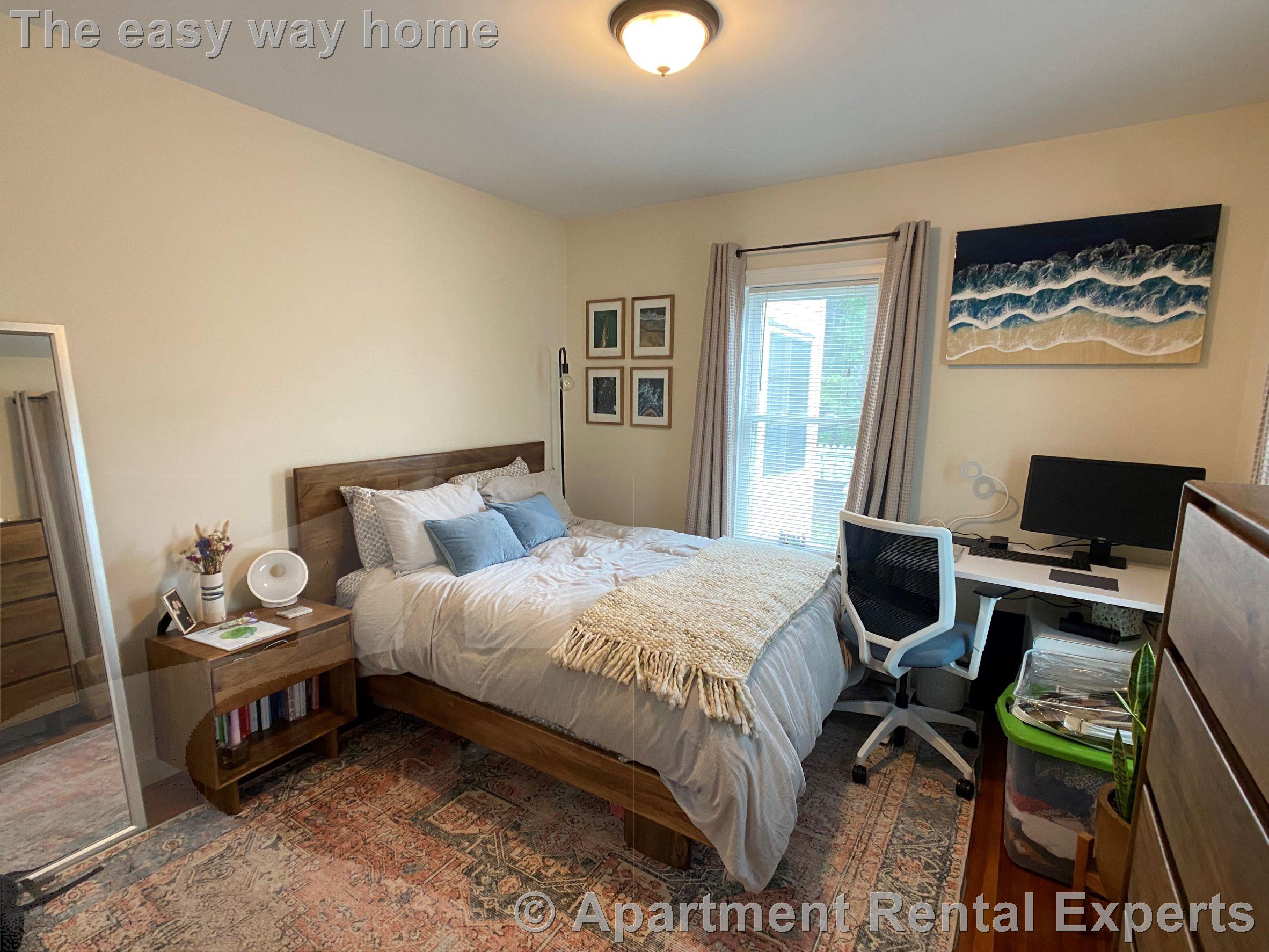 23 Willard Ave, Tufts