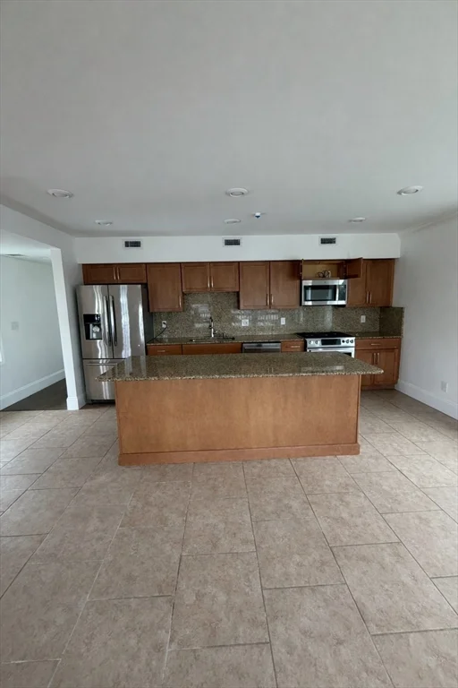 373 Crescent Ave, Chelsea