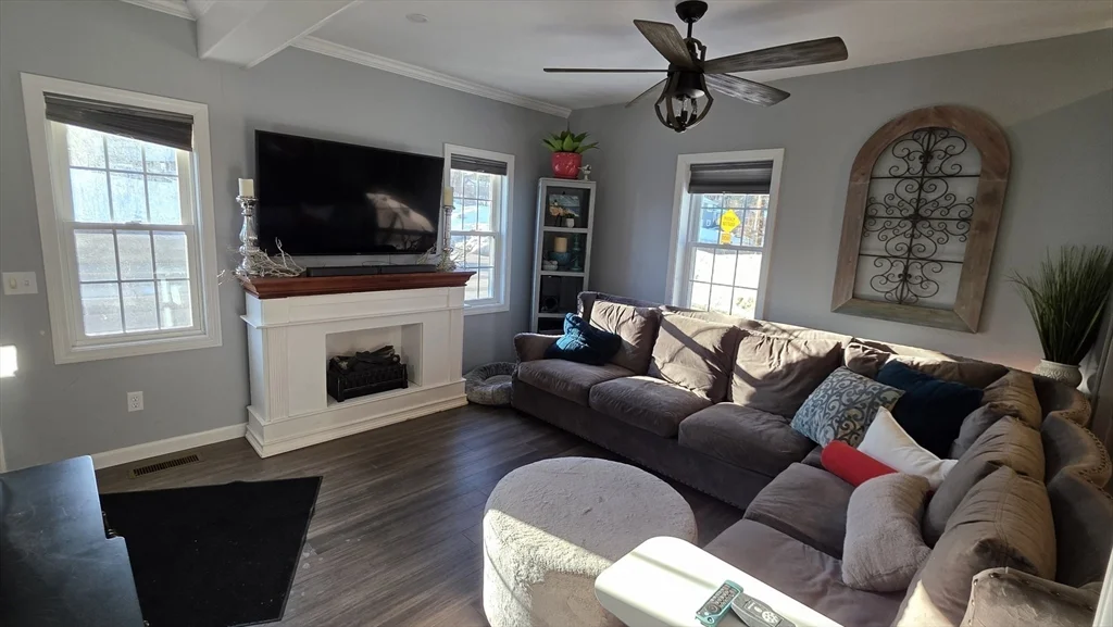 533 Prospect St, West Boylston