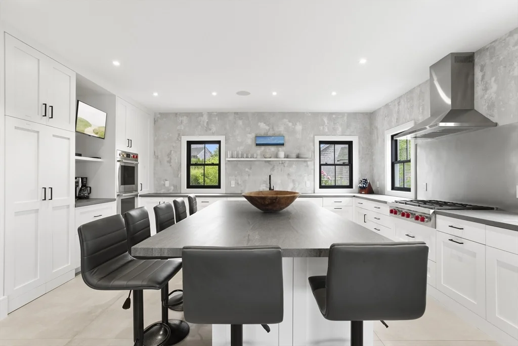 3 Old Mill Ct, Nantucket