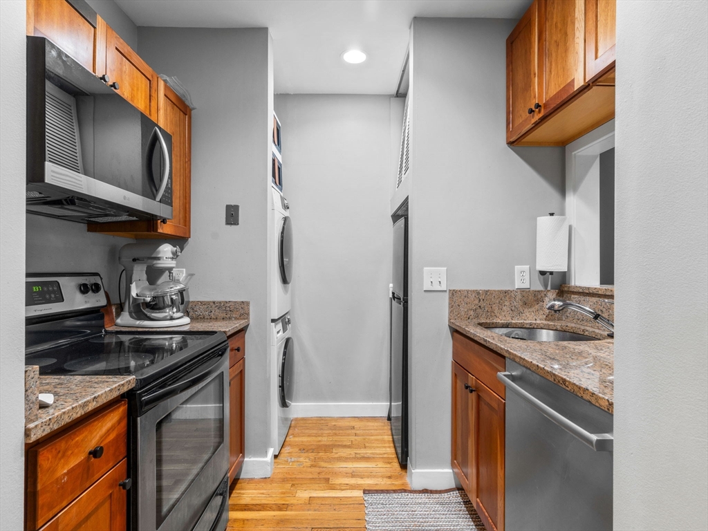 19 Greenwich Park, South End