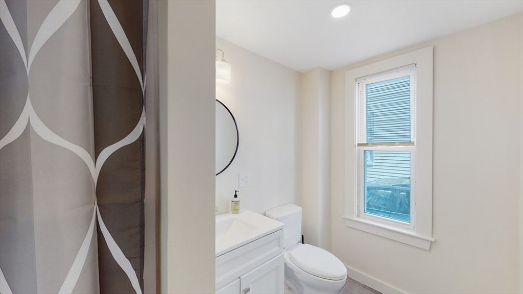 5 Chester Ave, Waltham