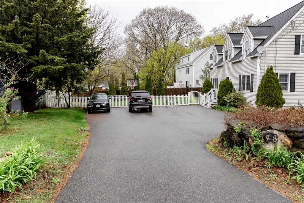 348 Osgood St, North Andover