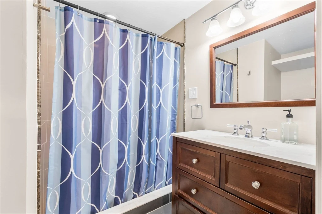 6 Drake Pl, East Boston