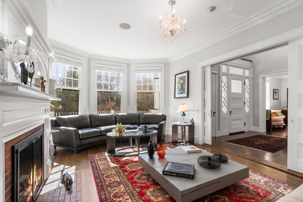 1 Edmunds Rd, Wellesley Hills