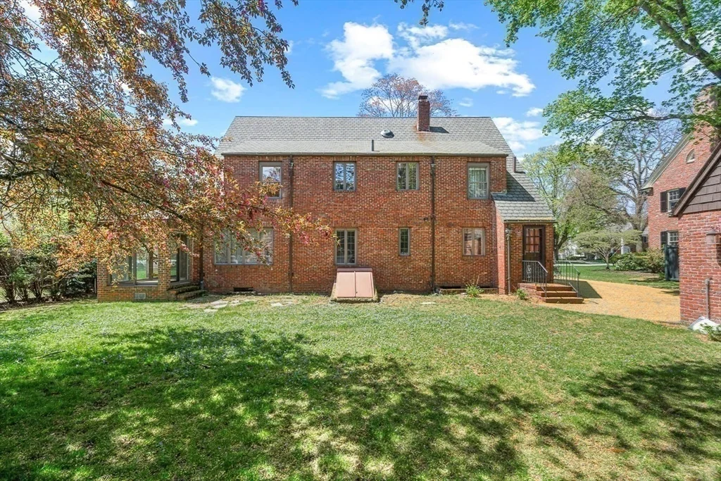 59 Wedgemere Ave, Winchester