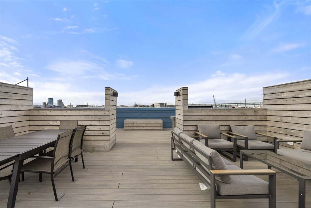 301 Border St, East Boston