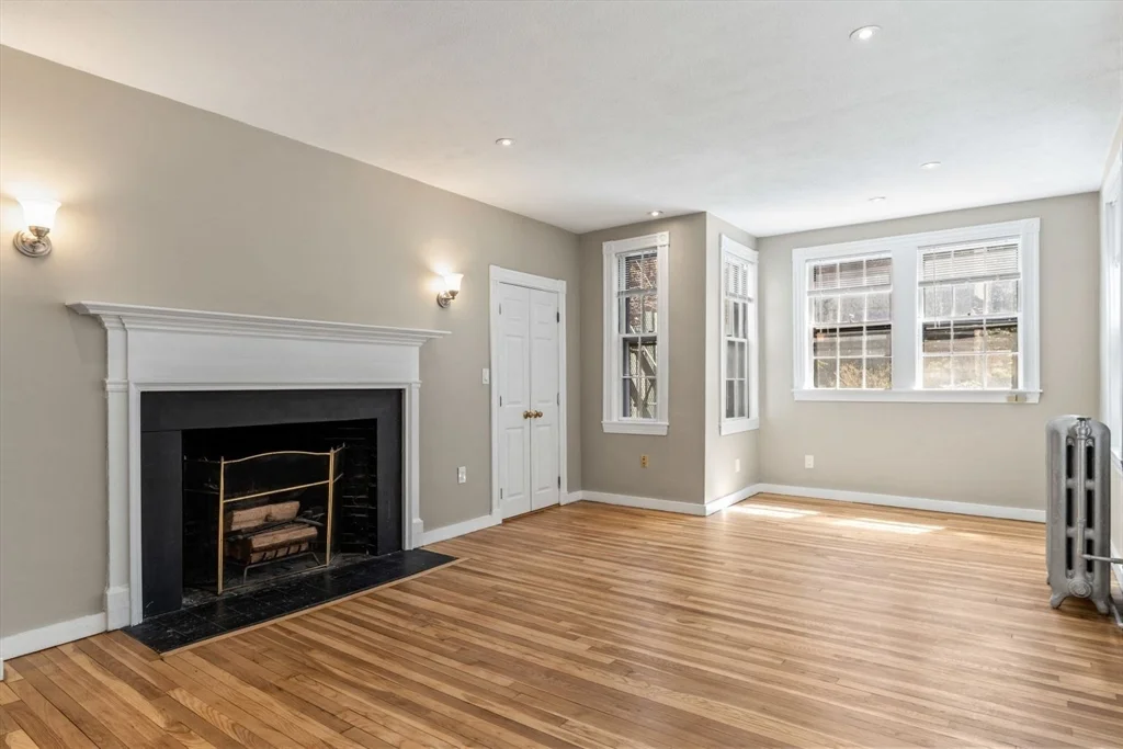 82 Phillips St, Beacon Hill