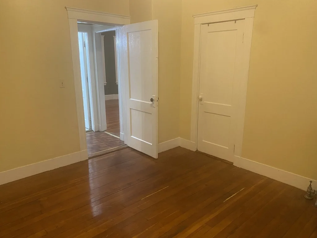 242 Hyde Park Ave, Jamaica Plain