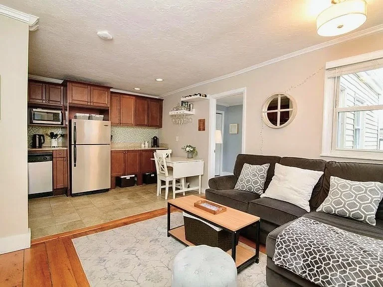 206 Bunker Hill St, Charlestown