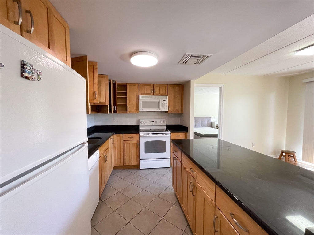 85 Brainerd Rd, Brighton