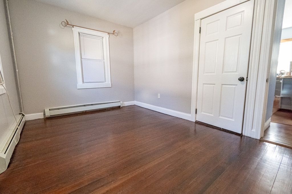 28 Harding Ter, Dedham