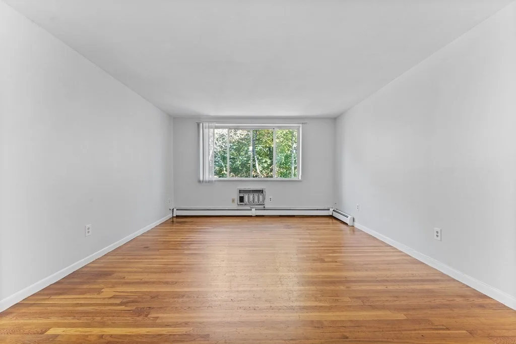 580 Cummins Highway, Mattapan