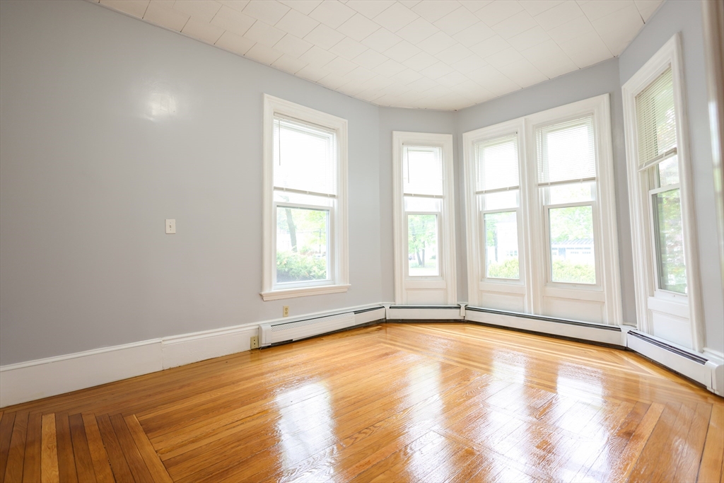 50 Maple St, Braintree