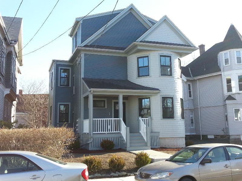 84 Linden St, Allston