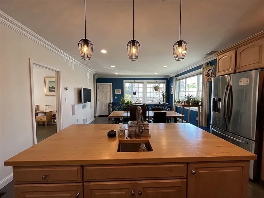 20R Cross St, East Somerville