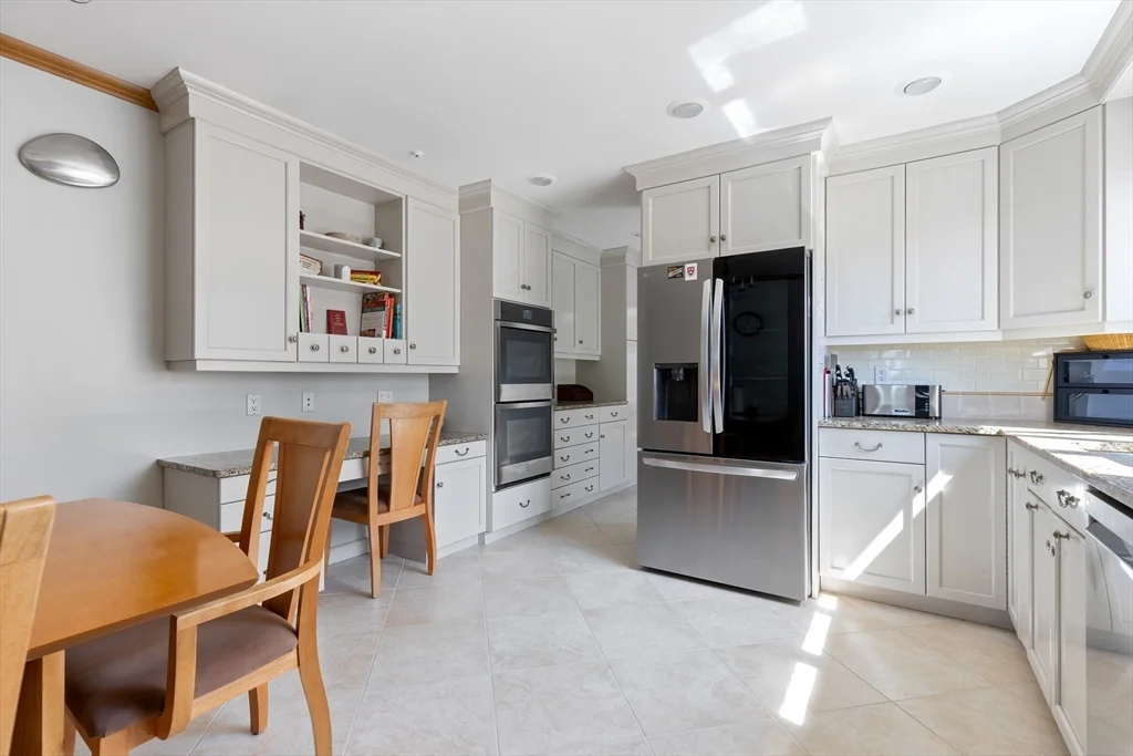 10 Stonewood Dr, Newton