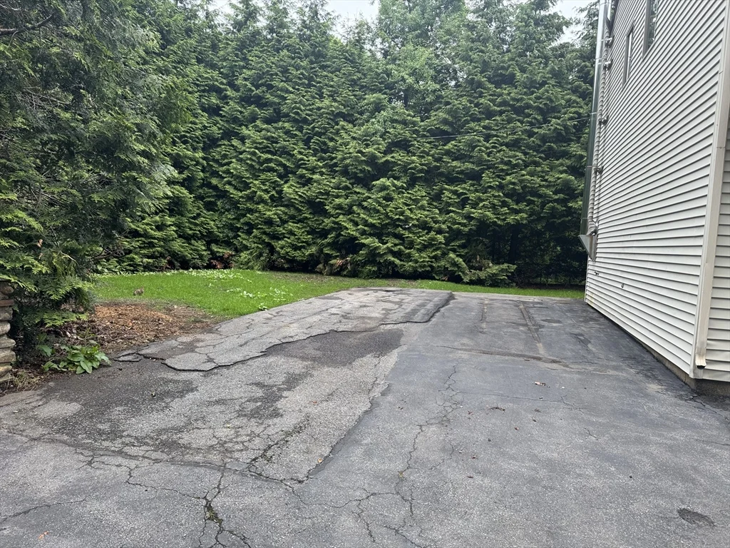 271 Wanoosnoc Rd, Fitchburg