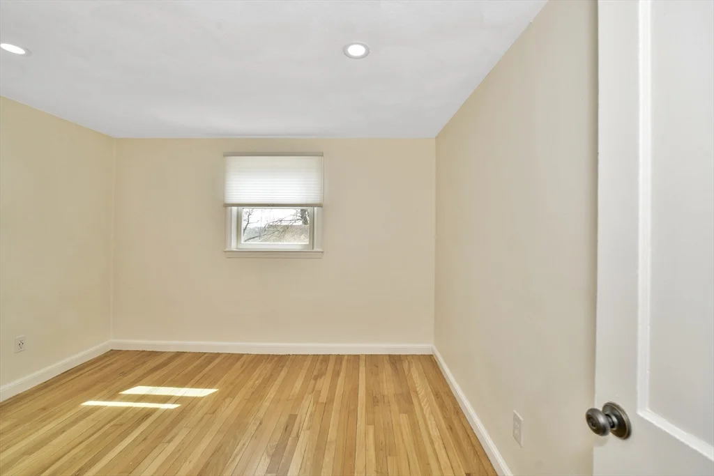 38 Grassmere Rd, Hyde Park