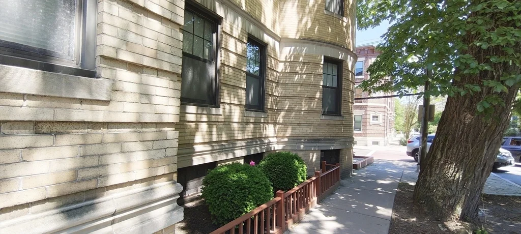 4 Fuller St, Coolidge Corner