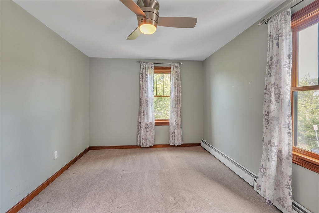 211 Mendon St, Hopedale