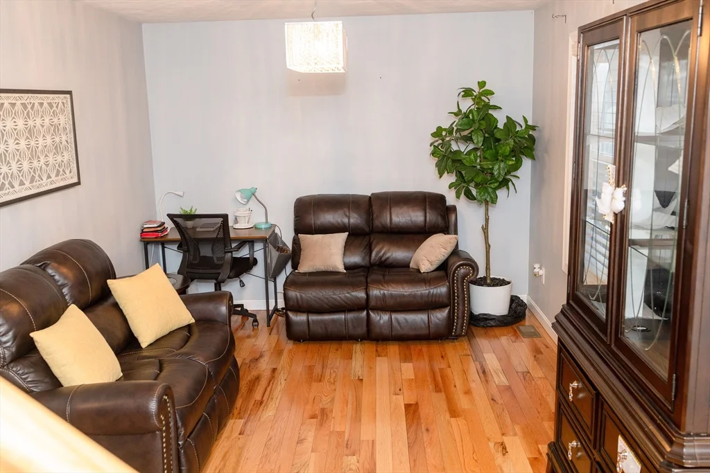 129 Quinapoxet St, Holden