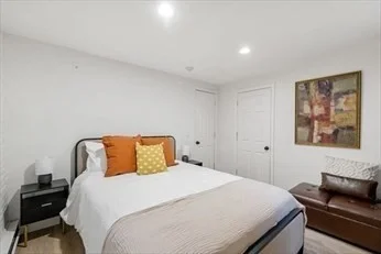 102 Revere, Beacon Hill