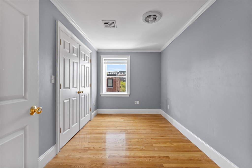 210-212 W 9th St, South Boston