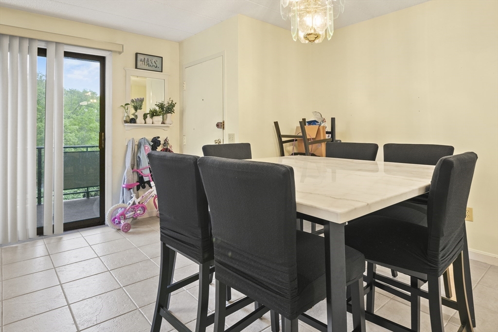 55 Angleside Rd, Waltham