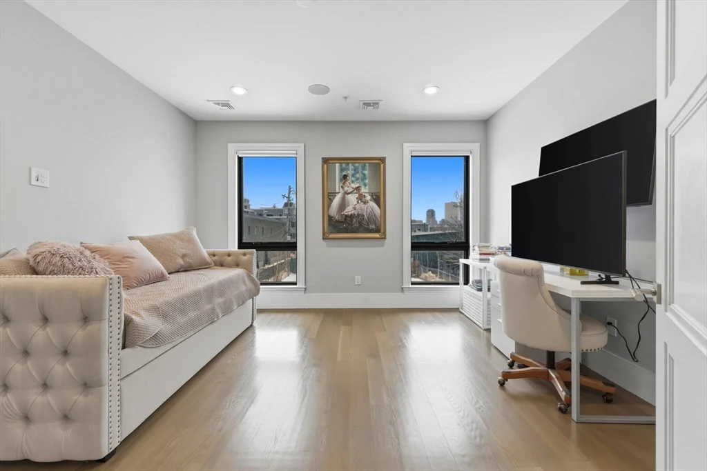 377 W 1st St, South Boston