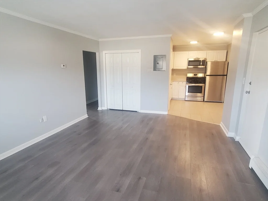 215 Pearl St, Stoughton