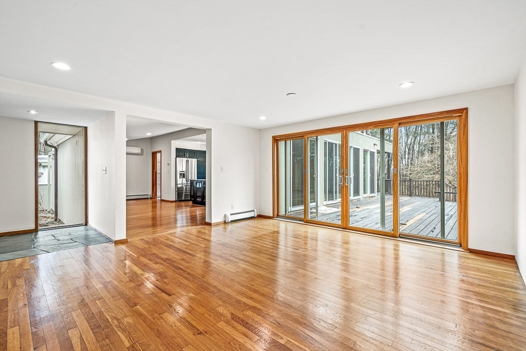 583 Gay St, Westwood