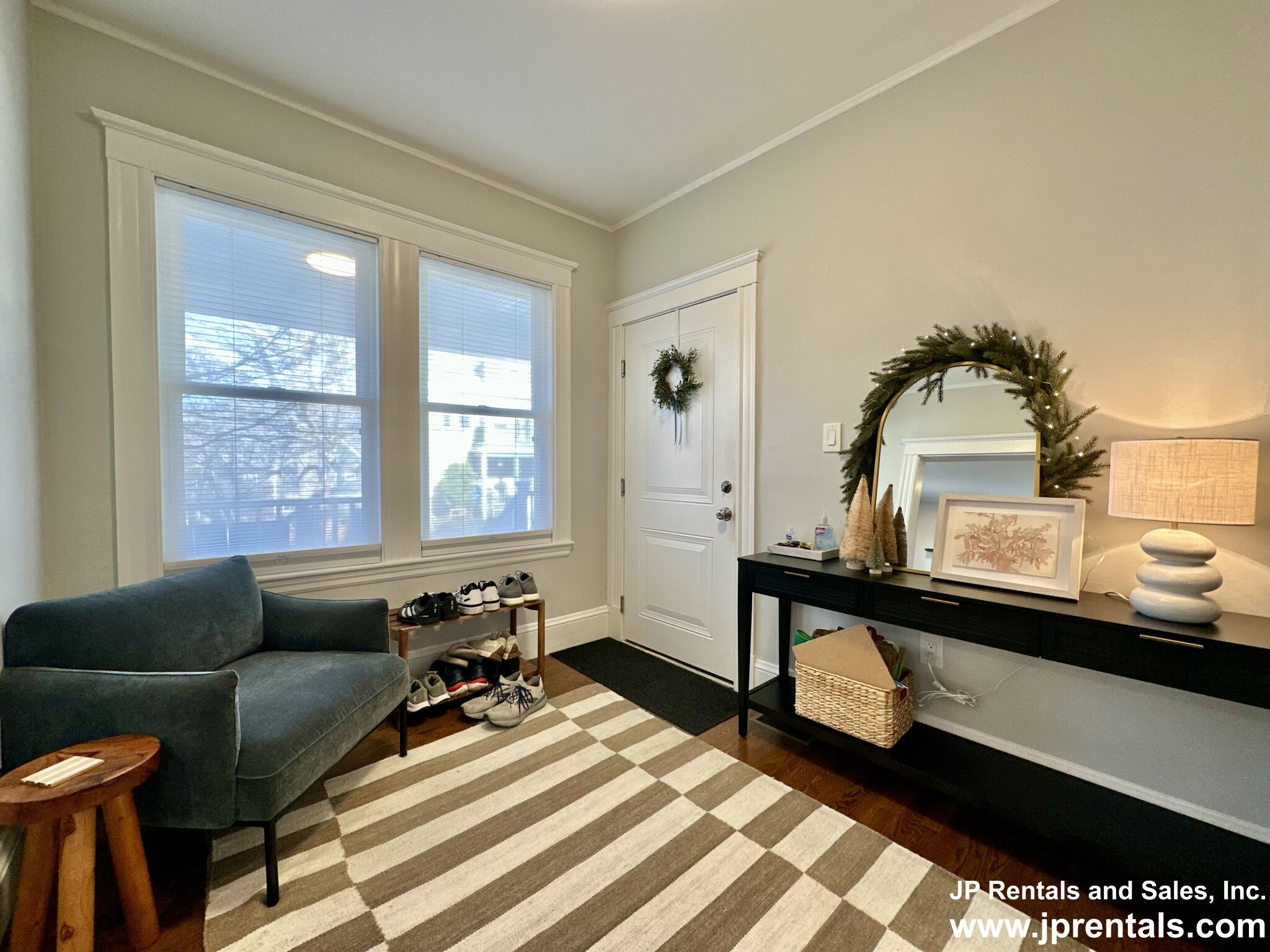 38 Robeson St, Jamaica Plain