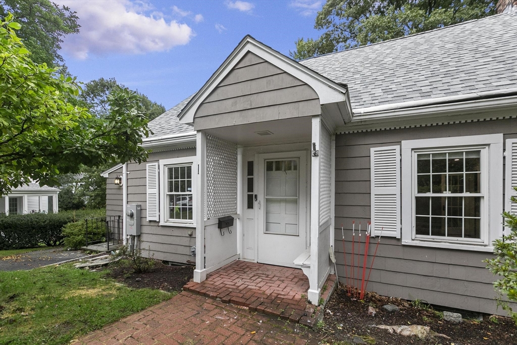 1 Martin Rd, Wellesley