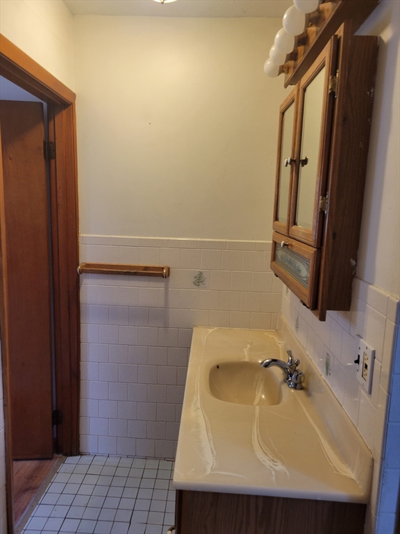 64 Summer St, Stoughton