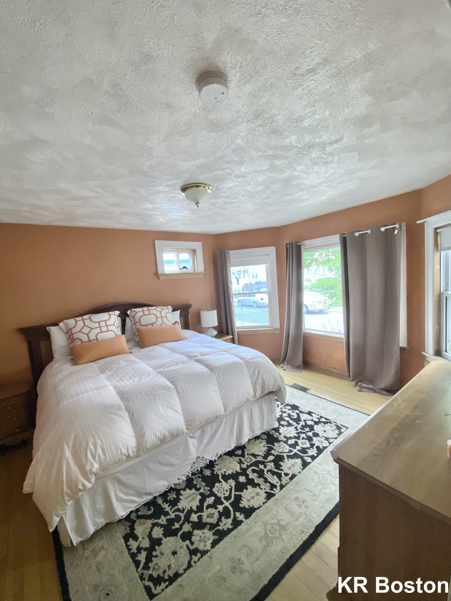 5 bed, 3 bath apartment for rent at 19 Holman St Unit 1, Allston — photo 3 of 6